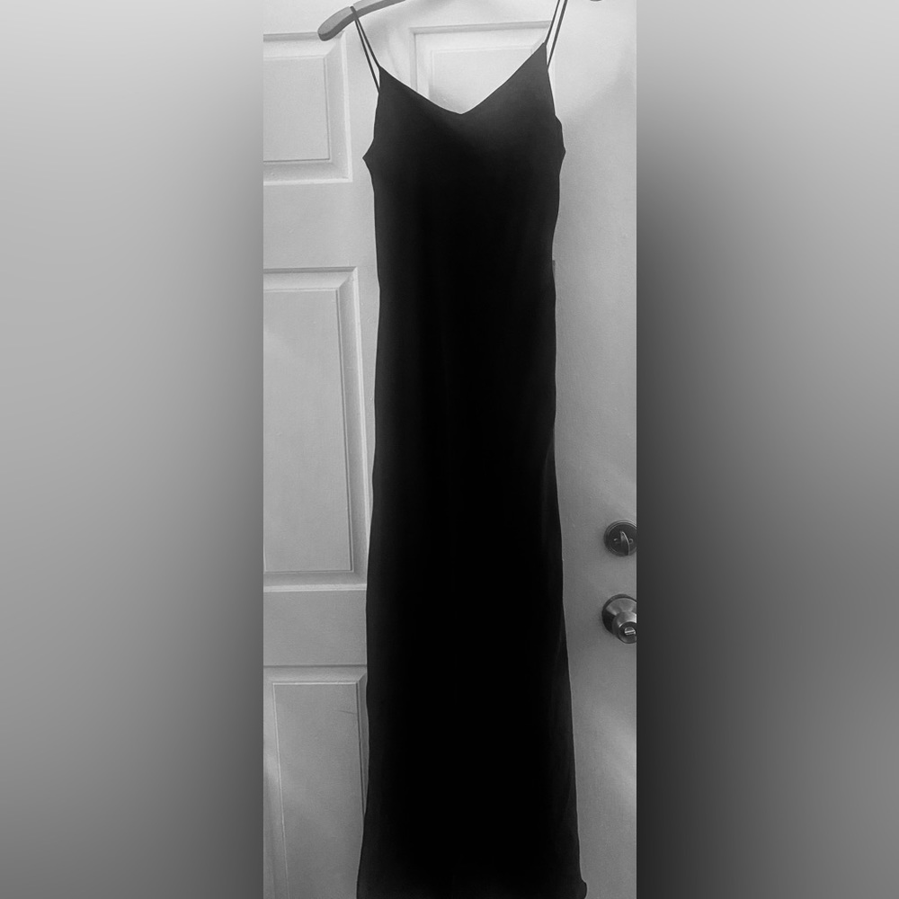 Long back dress, size 9, slits om both legs by linda bernell